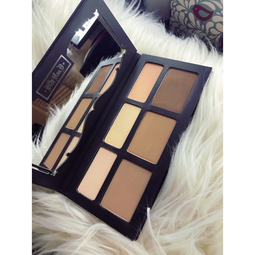 Kat Von D Shade and Light Contouring palette